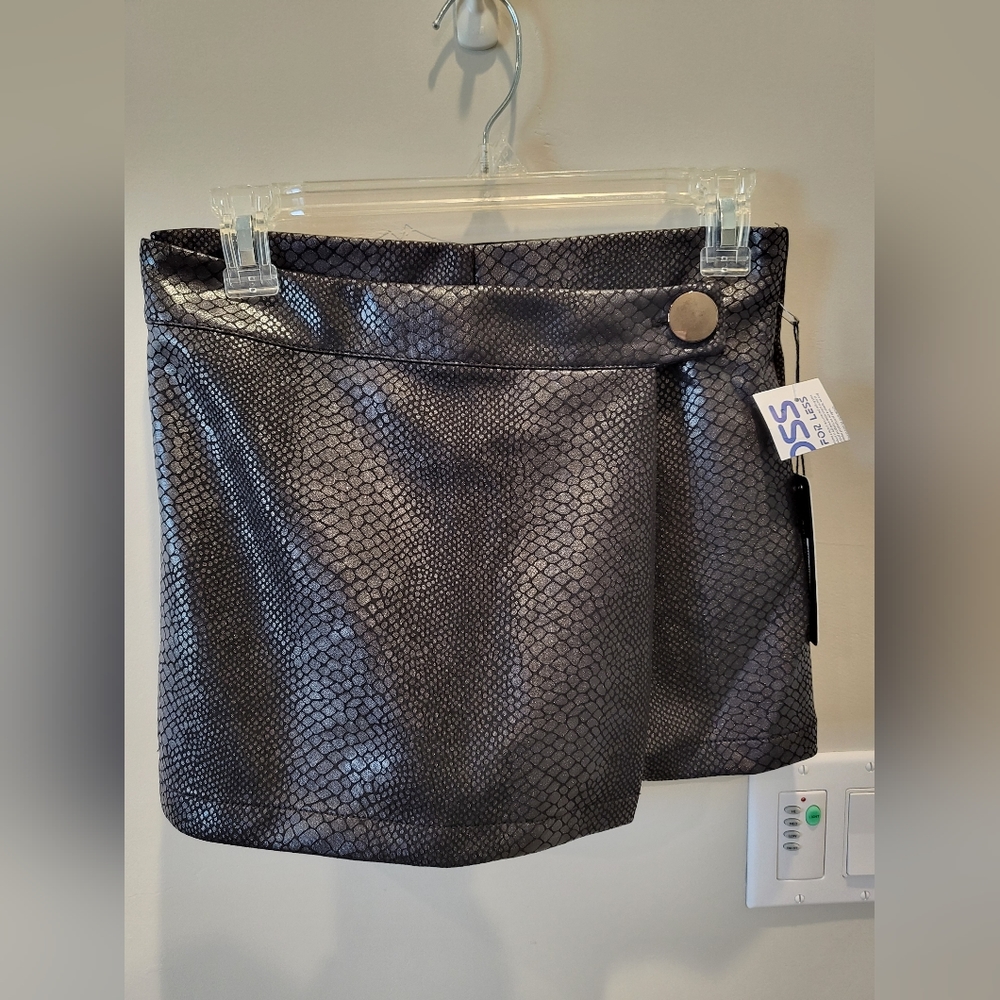 Haute Monde Black Snakeskin Print Skort Size Medium
